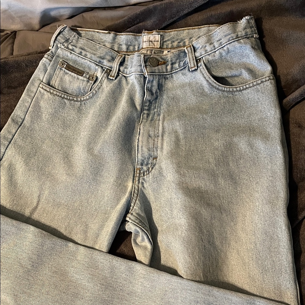 Calvin Klein Jeans Men's Relaxed Fit in Soft Gray